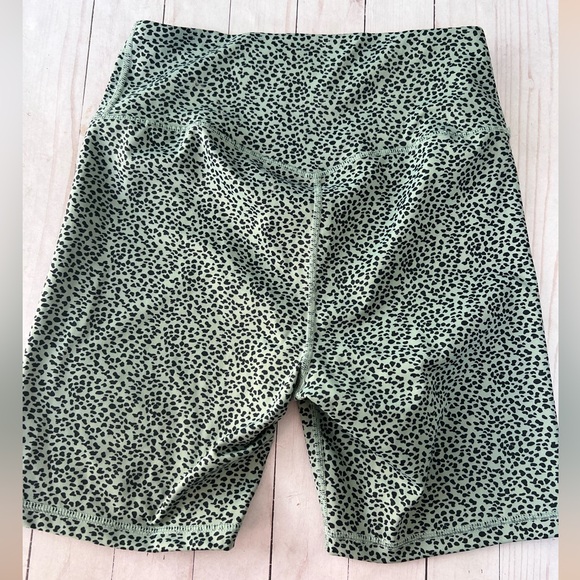Leopard Mint Dot Workout Biker Shorts Women Medium Hidden Pockets - Picture 3 of 10